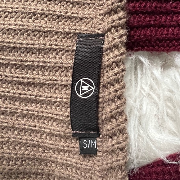 (2) sweaters - S/M - Picture 6 of 7